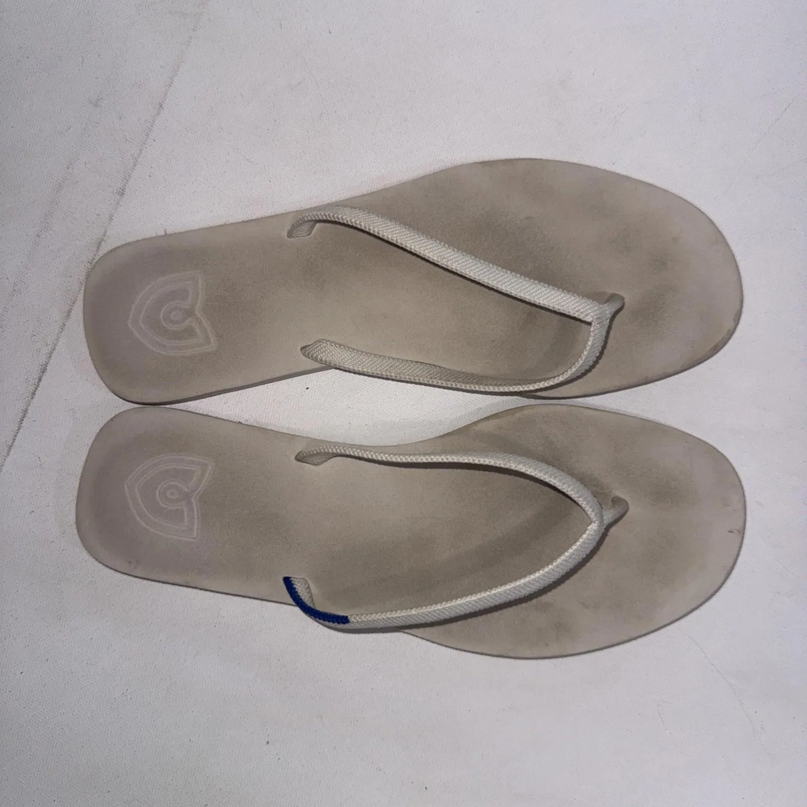 Rothy’s White Minimalist Basic Old Money Classic Preppy Designer Flip Flops 8 - Image 2