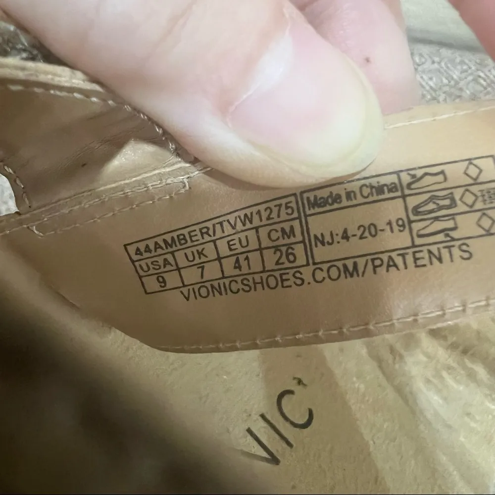 Vionic Amber Slip On Leather Slide Sandals Womens Size 9 Beige Orthaheel Comfy - Image 6