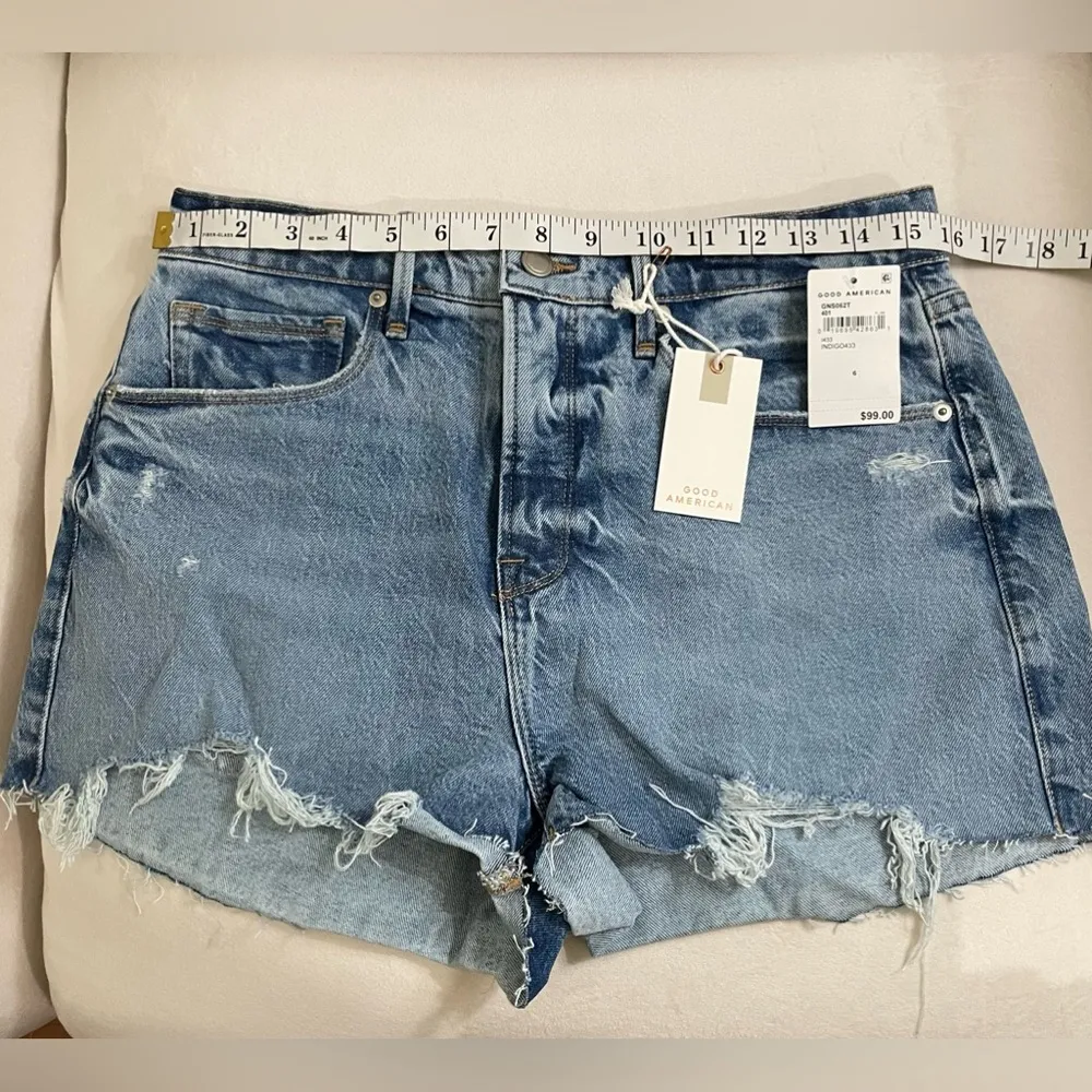 NWT Good American Good 90’s Denim Shorts in Indigo Distressed Size 6 - Image 12