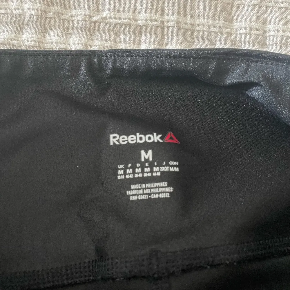 Reebok shiny leggings - Image 5