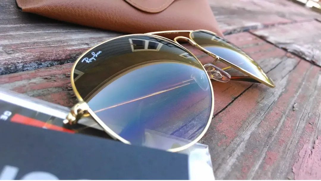 Ray-Ban Aviator Classic Sunglasses - Image 2