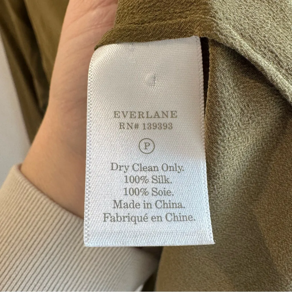 Everlane Olive Green Silk Button Up Shirt Size 0 - Image 3