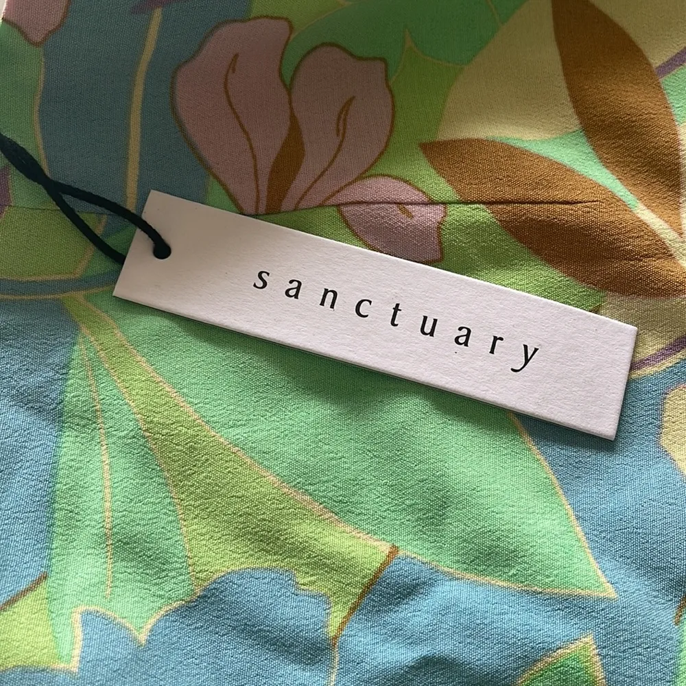 Revolve flower easy mini skirt in “freshly minted” size 12 floral - Image 8