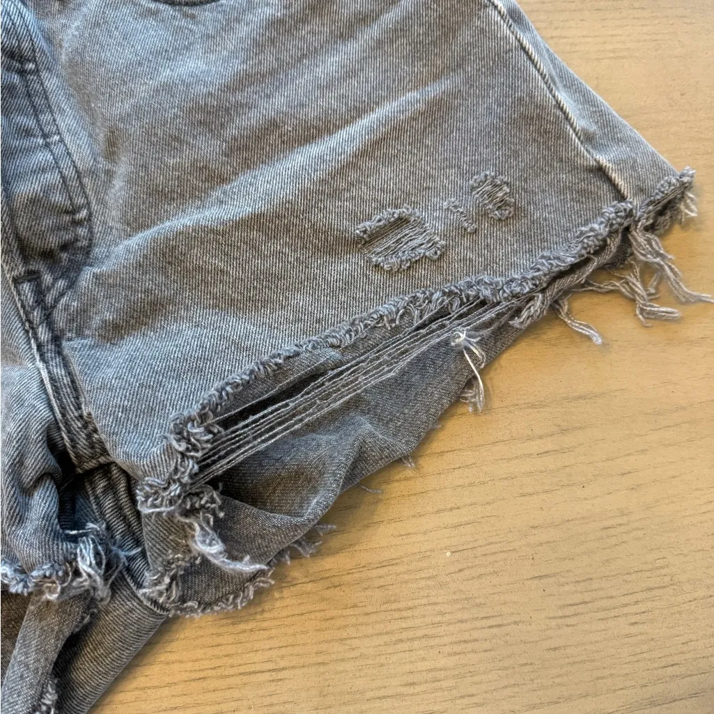Levi’s 501 Distressed Gray Denim Shorts 28 - Image 6
