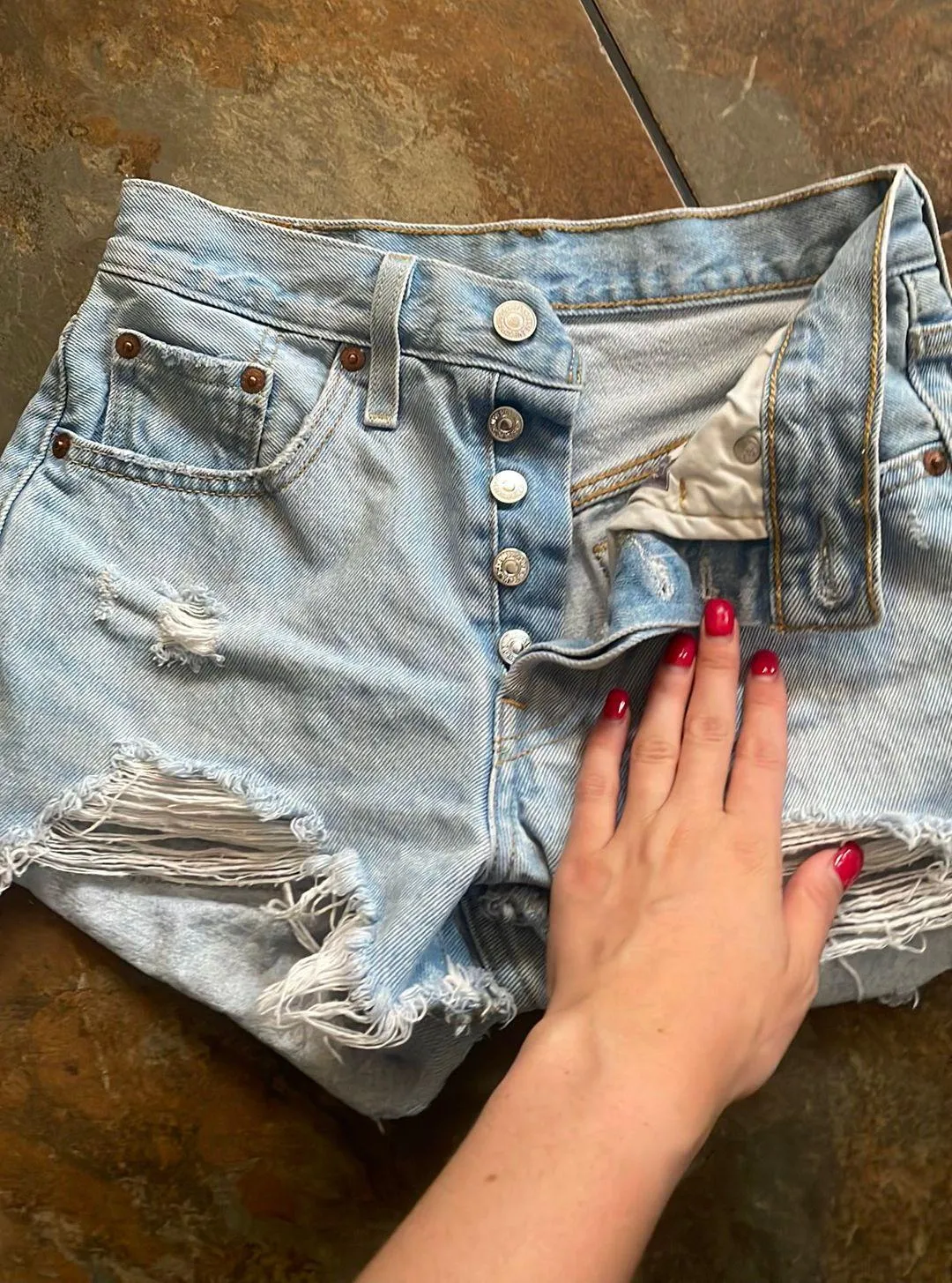 Levi Jean Shorts Blue Size 24 - Image 5