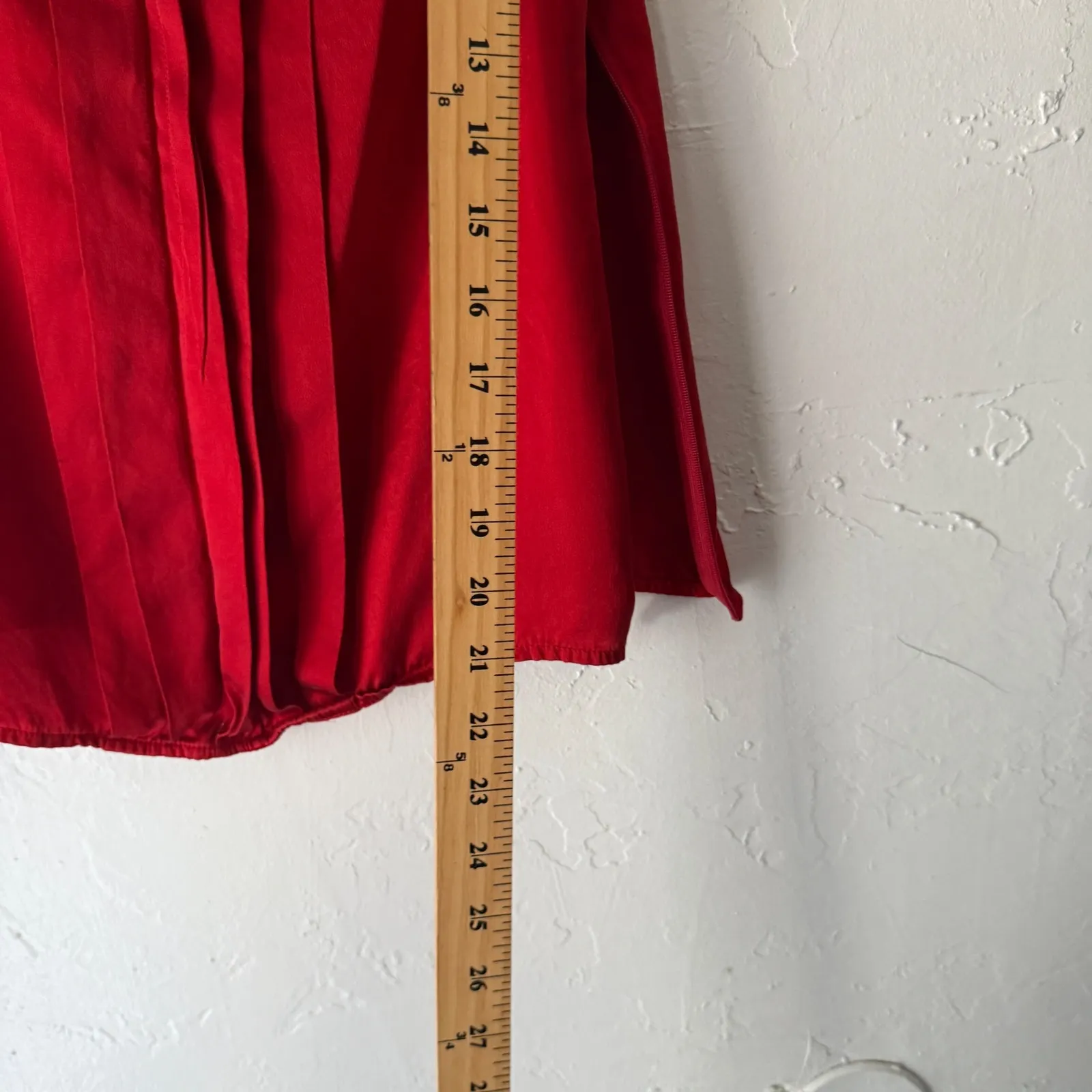 Classiques Entier Red Silk Sleeveless Pleated Top XS Dark Romantic Career‎ Party - Image 9