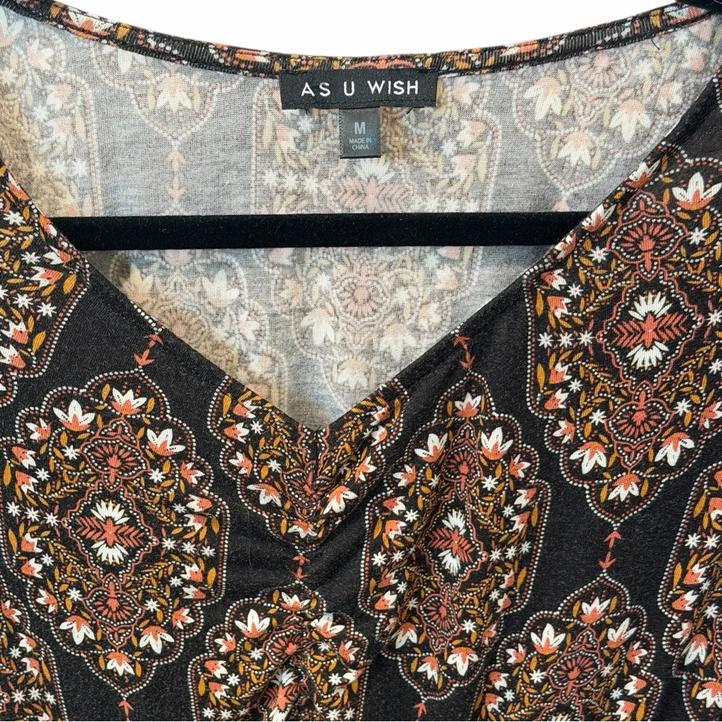 As U Wish Boho Medallion Maxi Dress M Short Sleeve V-Neck - Image 5