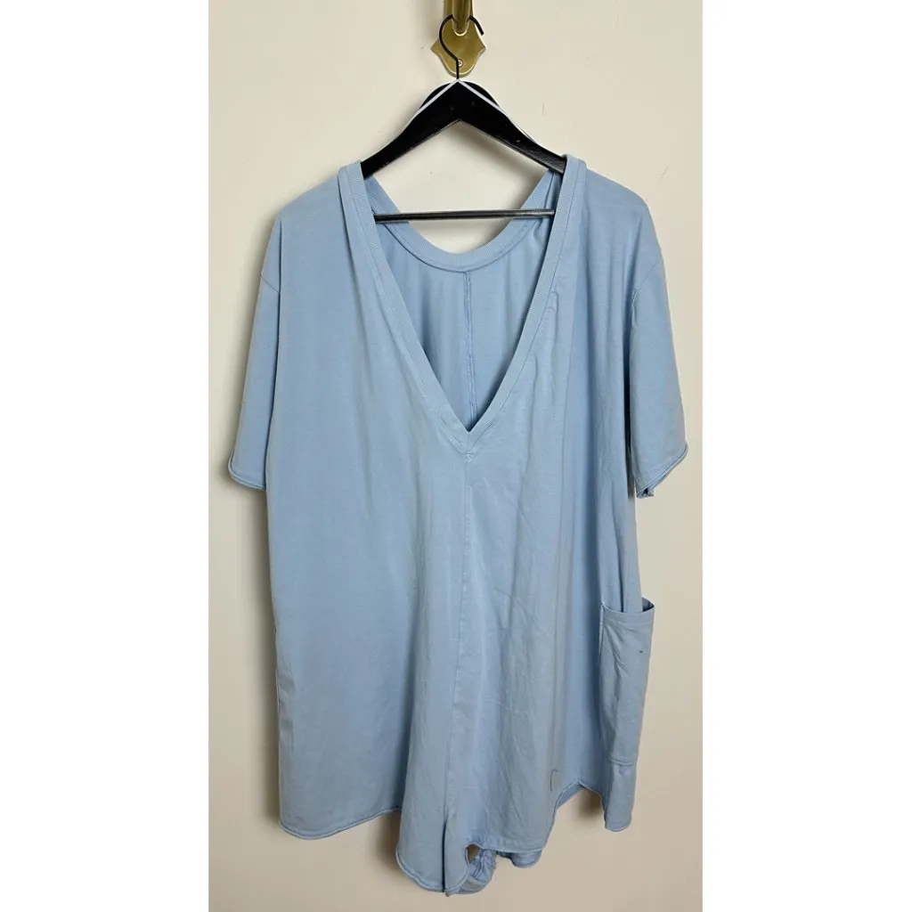 FREE PEOPLE Movement Hot Shot Printed Tee Romper in Steel Size Large NWT Blue - Image 9