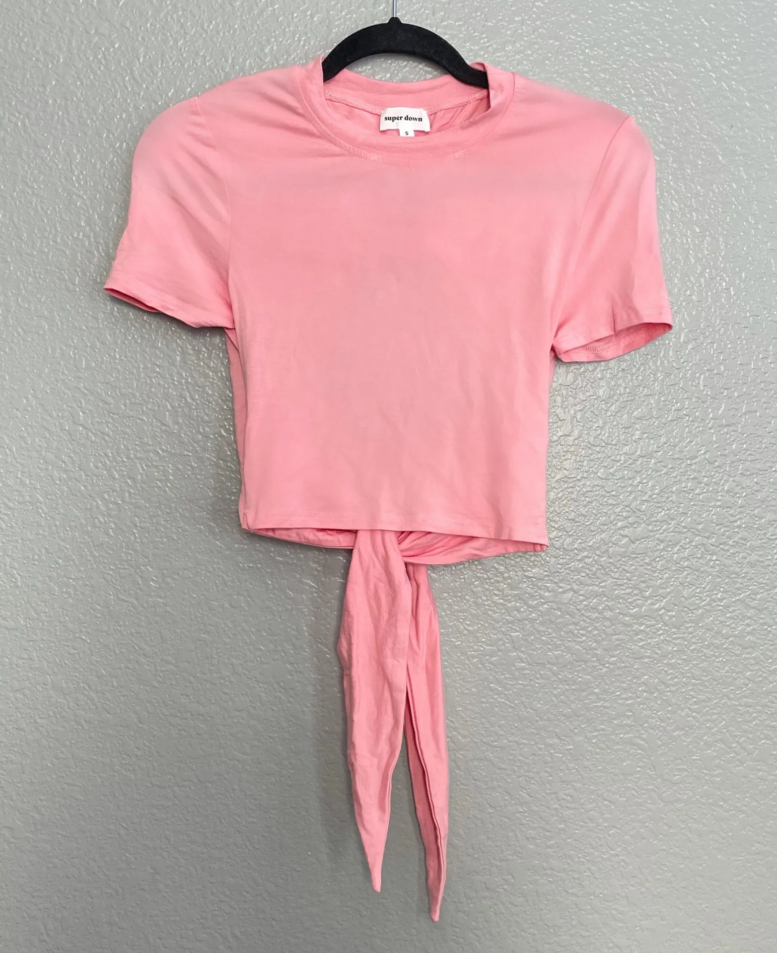 superdown Revolve  Pink Crop Top - Image 3