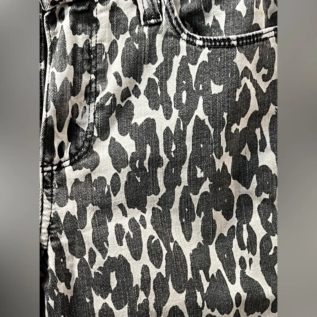 Paige Rosie HW Women’s Poppy Leopard Slim Crop Flare  High Rise Jeans - Image 5