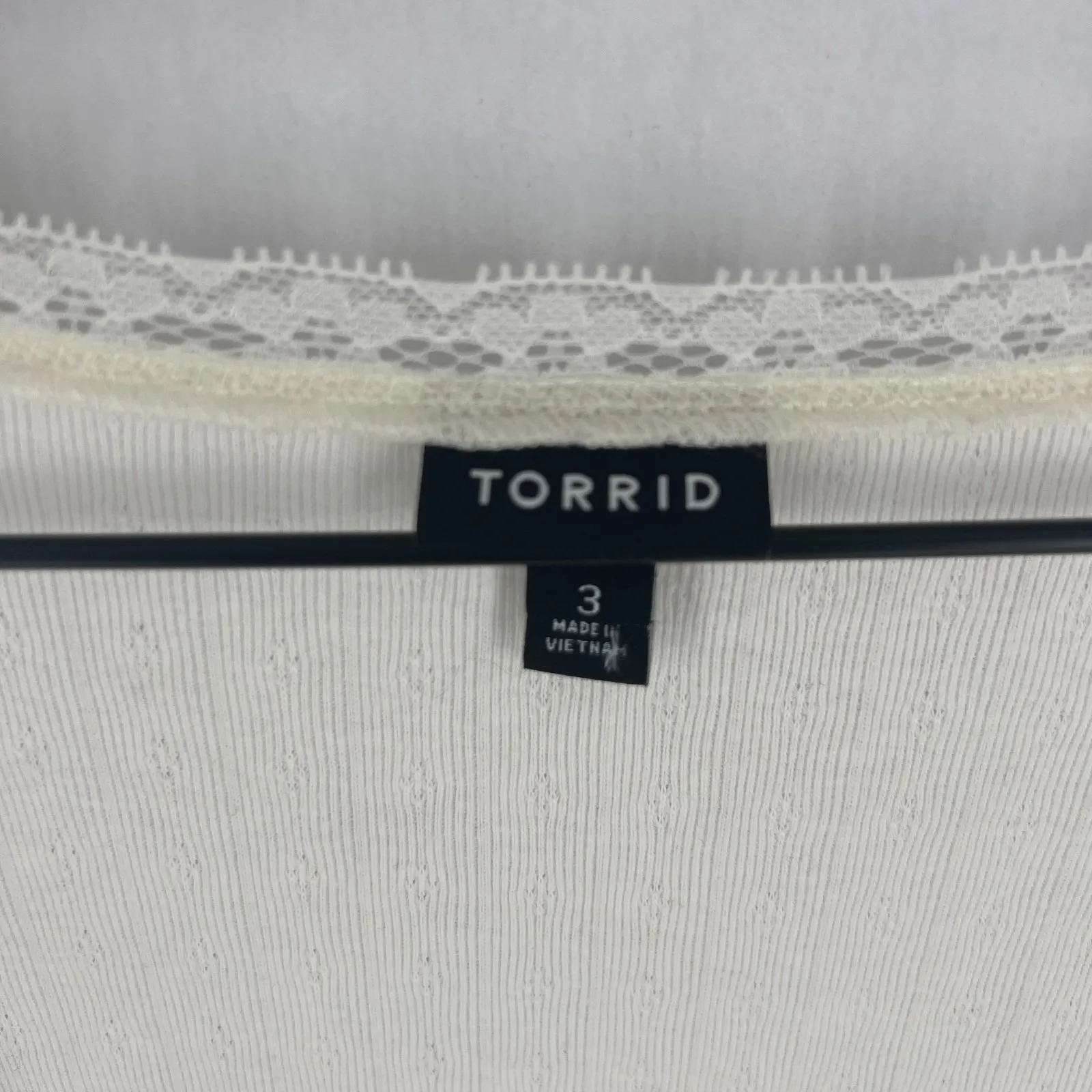 Torrid Babydoll Henley Top 3X Cream 100 % Cotton Pleated Ruffle Hem Lace Trim - Image 4