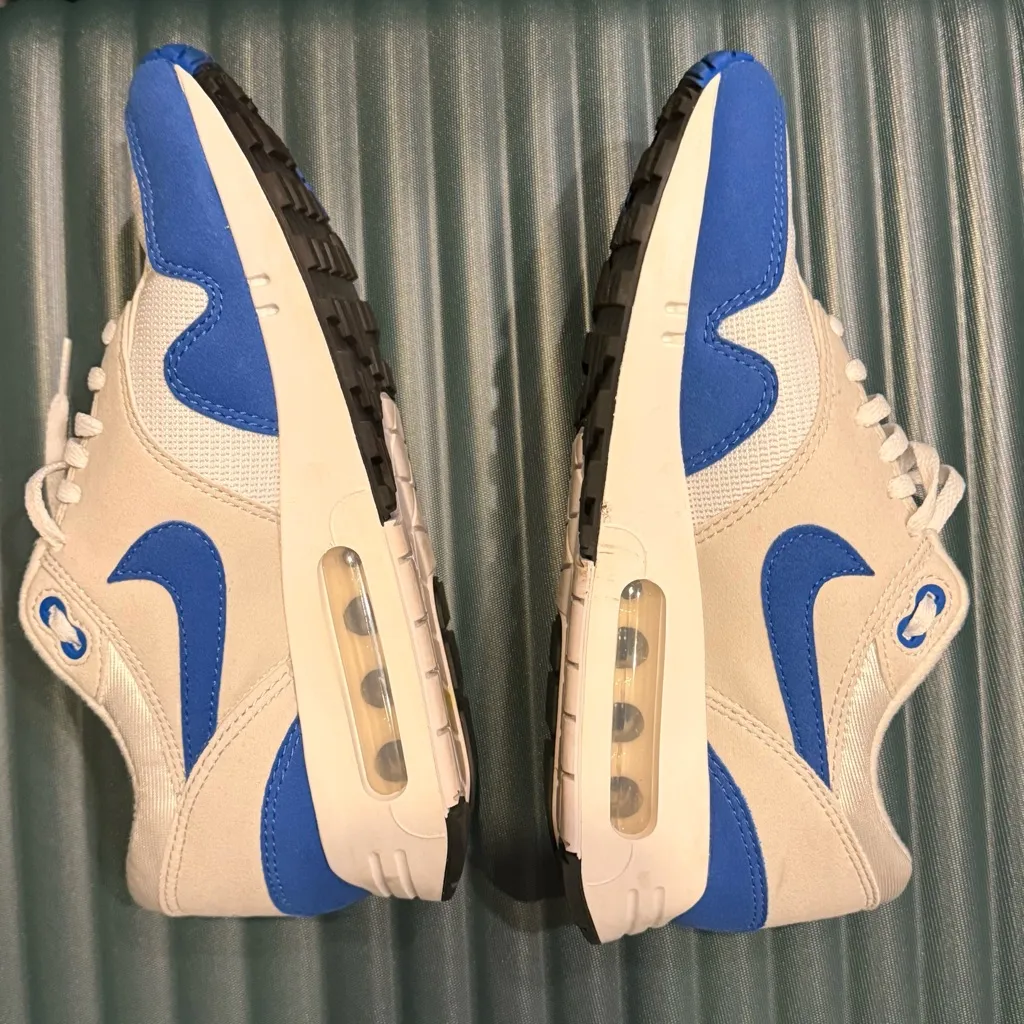 Nike White and Blue Air Max Shoes - Image 2