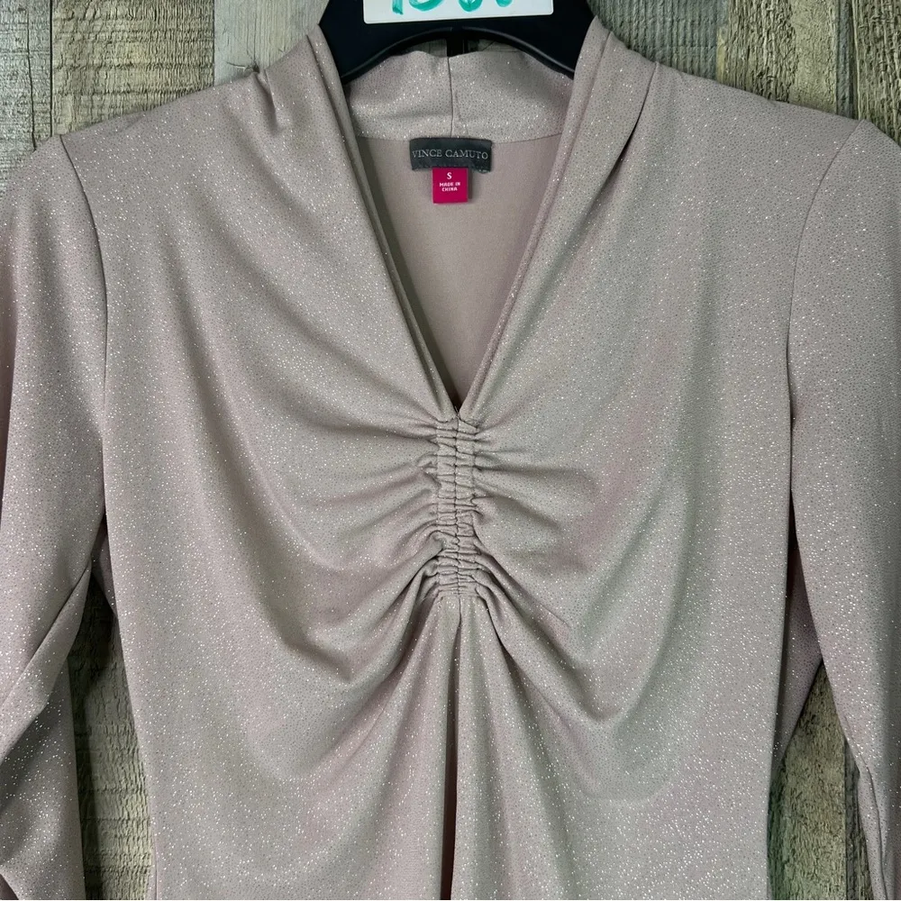 Vince Camuto Size Small Tan Glitter Blouse V-Neck Long Sleeve Ruched Front Top - Image 7