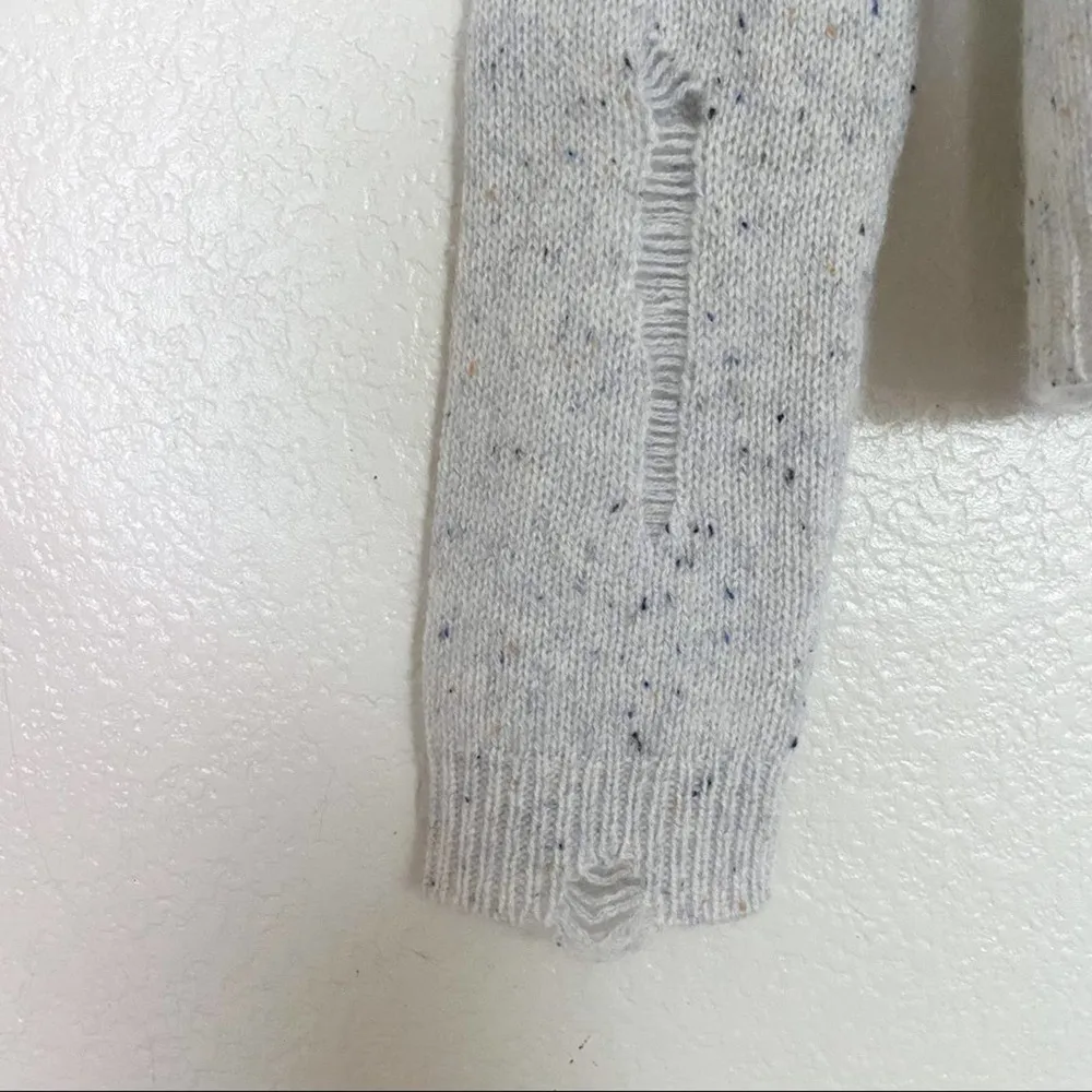 AQUA NEW  Distressed Light Gray V Neck Sweater Pullover 100% Cashmere - Image 3