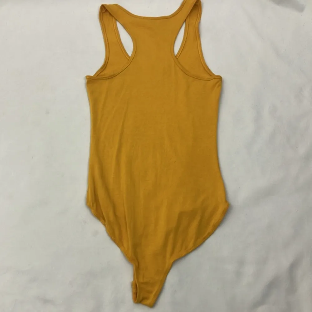 Heart & Hips Mustard Yellow Bodysuit women’s size small - Image 6