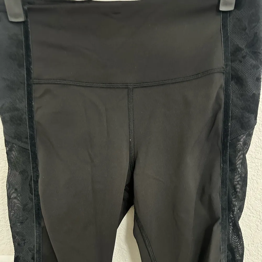 Lululemon Wunder Under Crop High Rise Flocked Scatter Floral 21" Legging Black 8 - Image 4