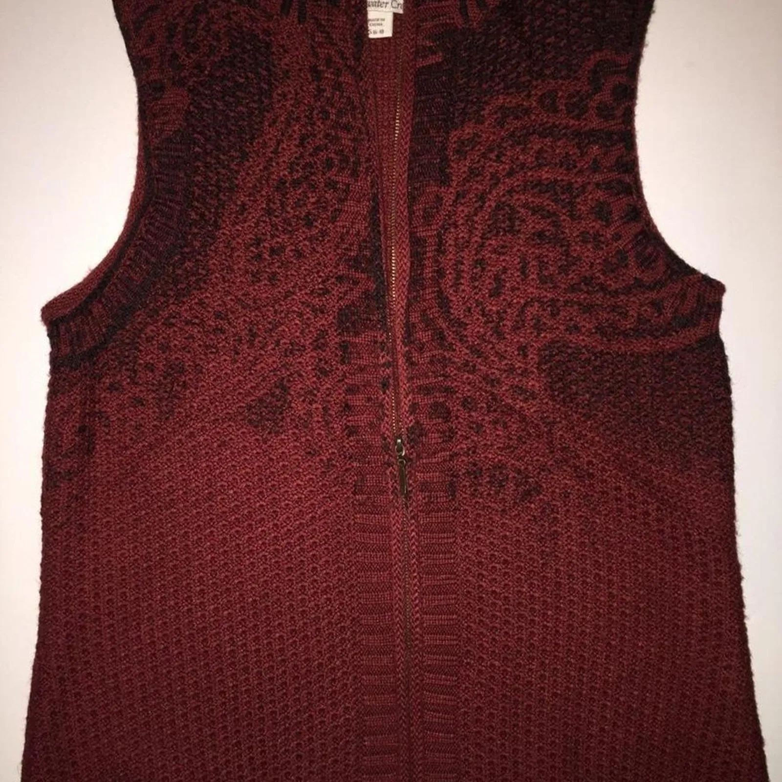 Burgundy red knit paisley r - Image 2