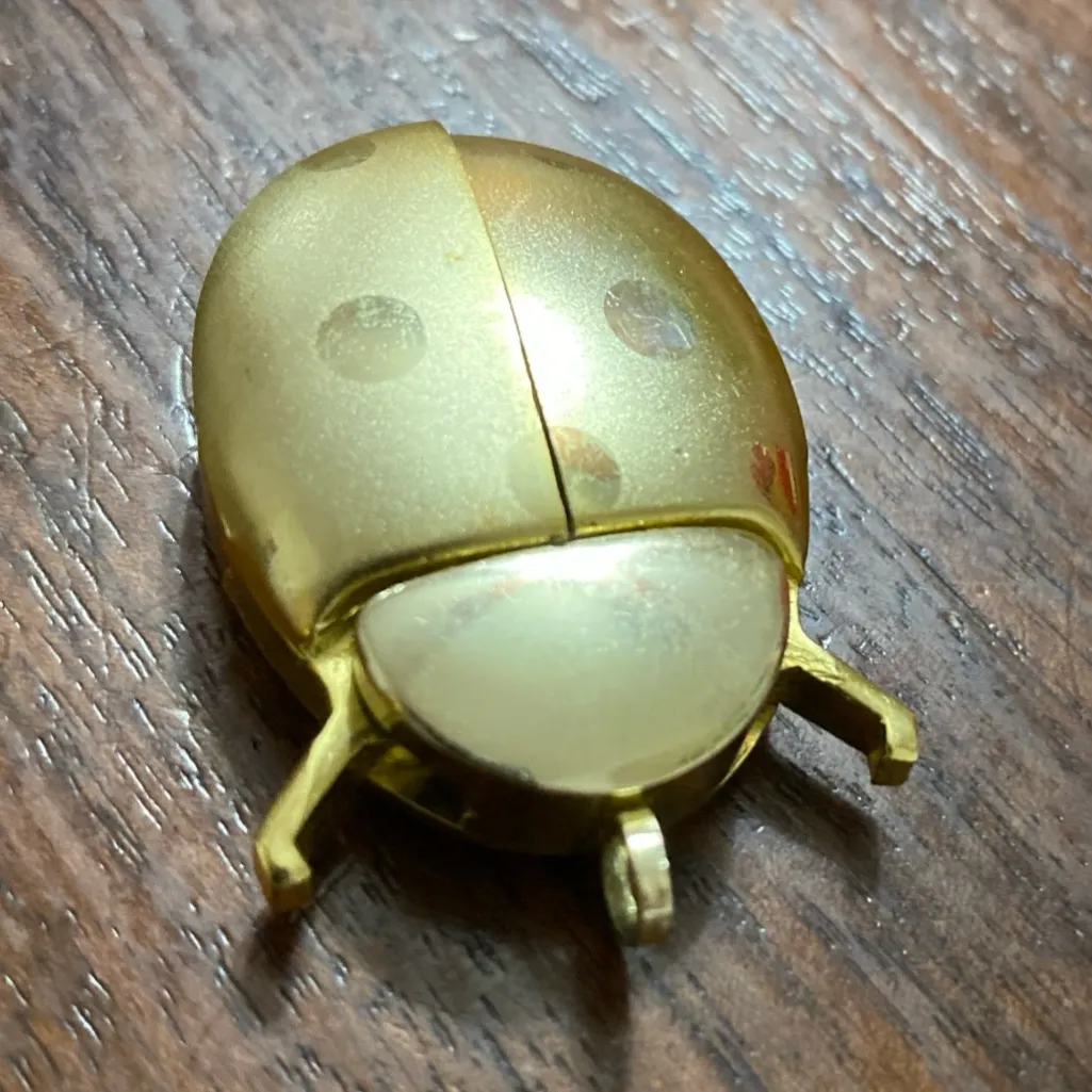 Vintage Cycle Antishock 2000 Beetle Pendant Gold - Image 5