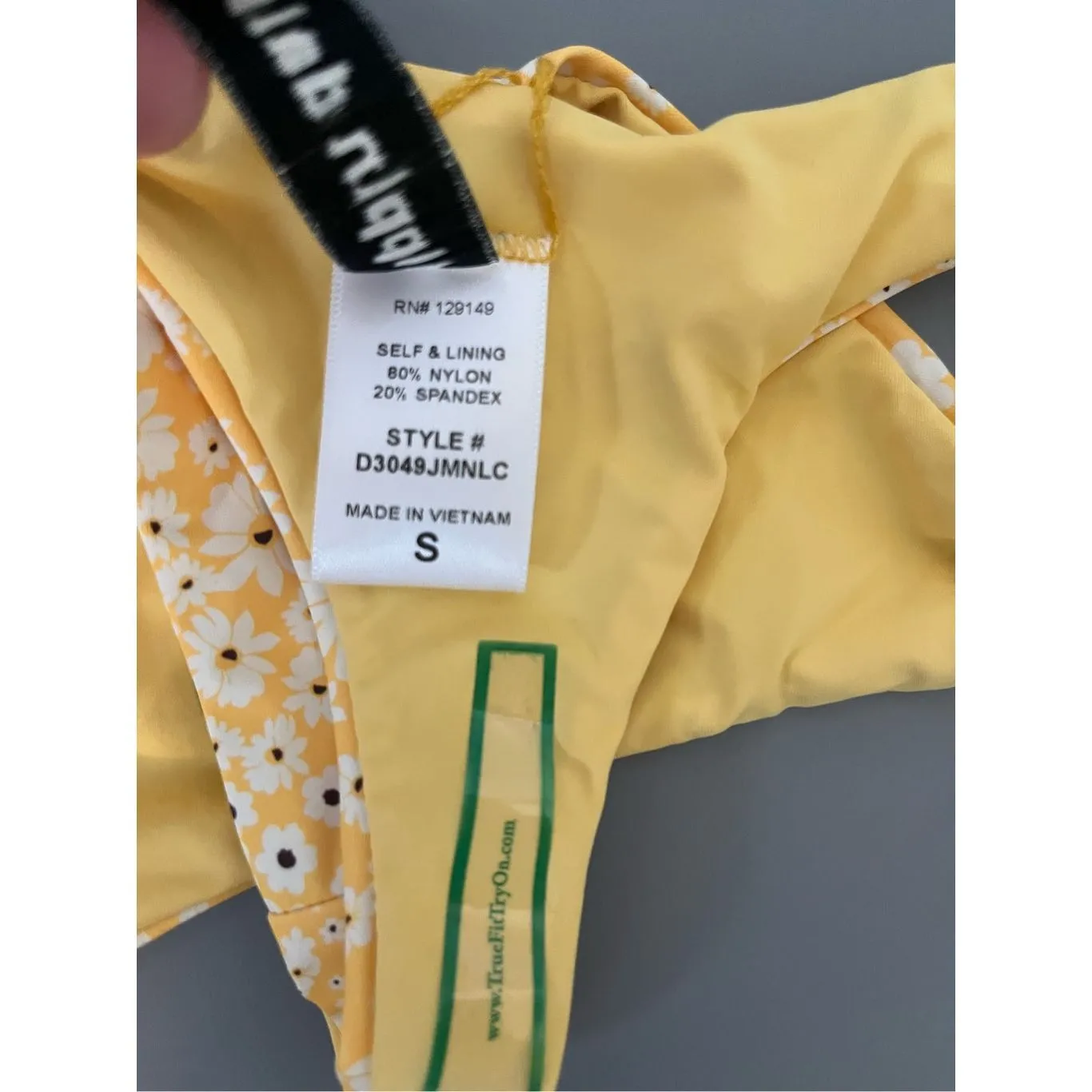 Dippin’‎ Daisy’s Yellow Floral Daisy Bikini Bottom Size Small NWOT - Image 4