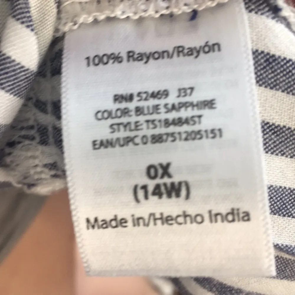 Top or dress off the shoulder or up bell sleeves and cute drop ruffle hem Size 14W - Image 6