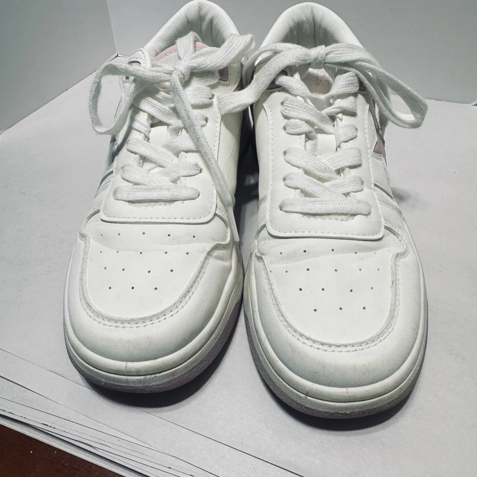 VINTAGE HAVANA Women’s Fashion Sneakers Leather white & Pink Star 7.5 - Image 3