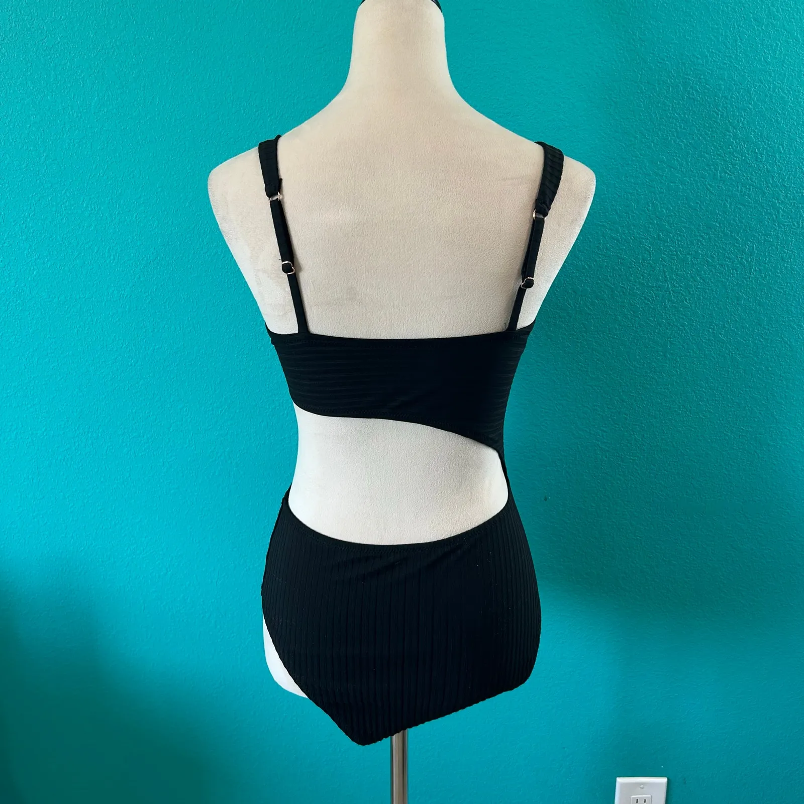 Shade & Shore Black Ribbed Cut Out One Piece Swimsuit Beach Surfing Paddle Sz M - Image 4