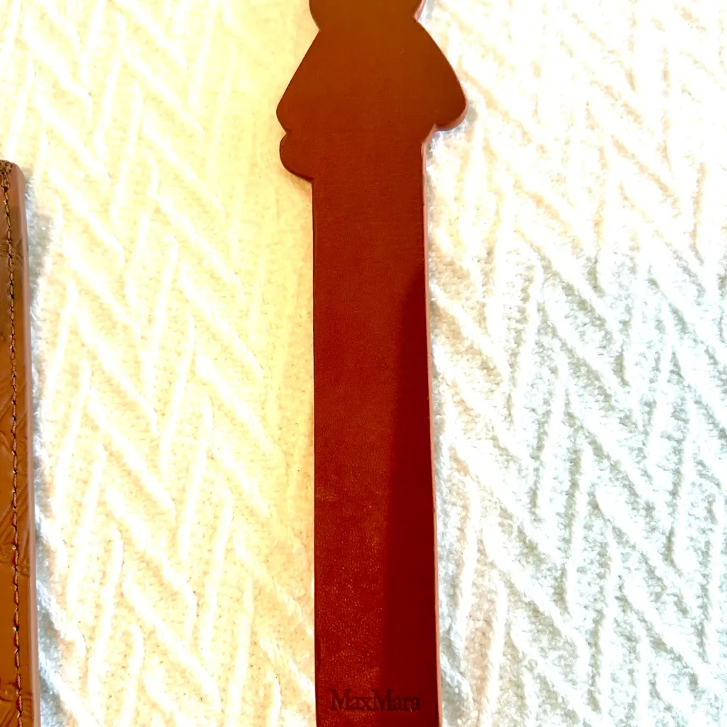 NWT Max Mara embossed clutch/iPod case - Image 7