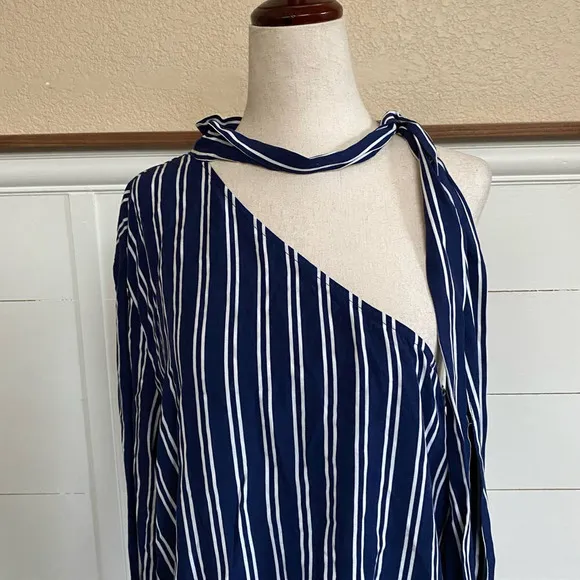 Jack by BB Dakota Vertical Stripe‎ One Shoulder Choker Blouse - Image 11