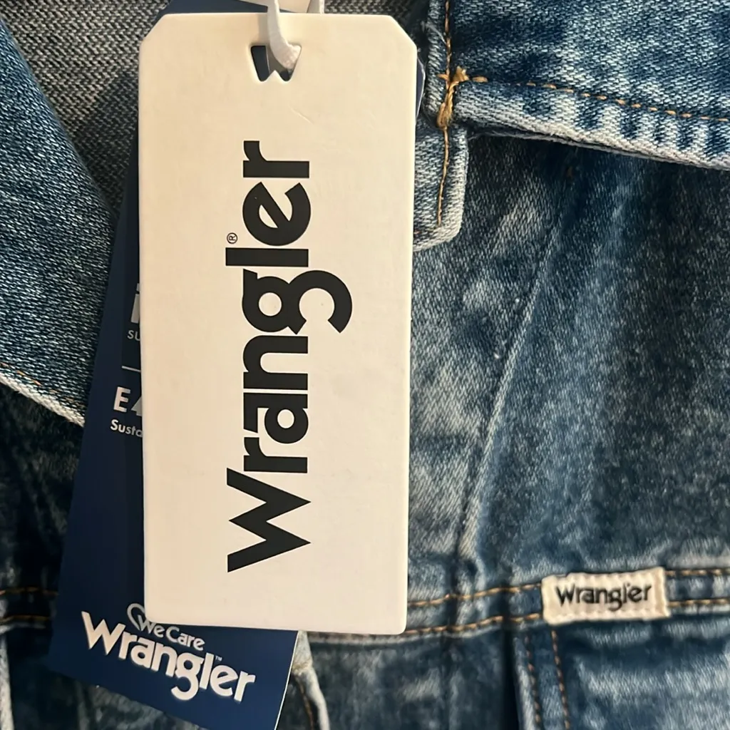 Wrangler Zip off sleeves Denim Jacket.  NWT - Image 7