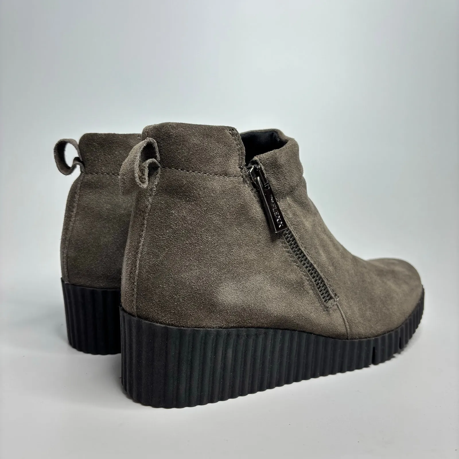 The FLEXX Women's Easy Does It Booties in Fango Suede Gray Size 6.5 - Image 4