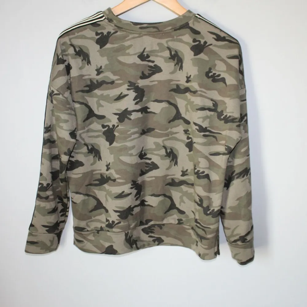 ✨ BOGO  The Buckle Camo Crew Sweatshirt HW7179 - Image 4