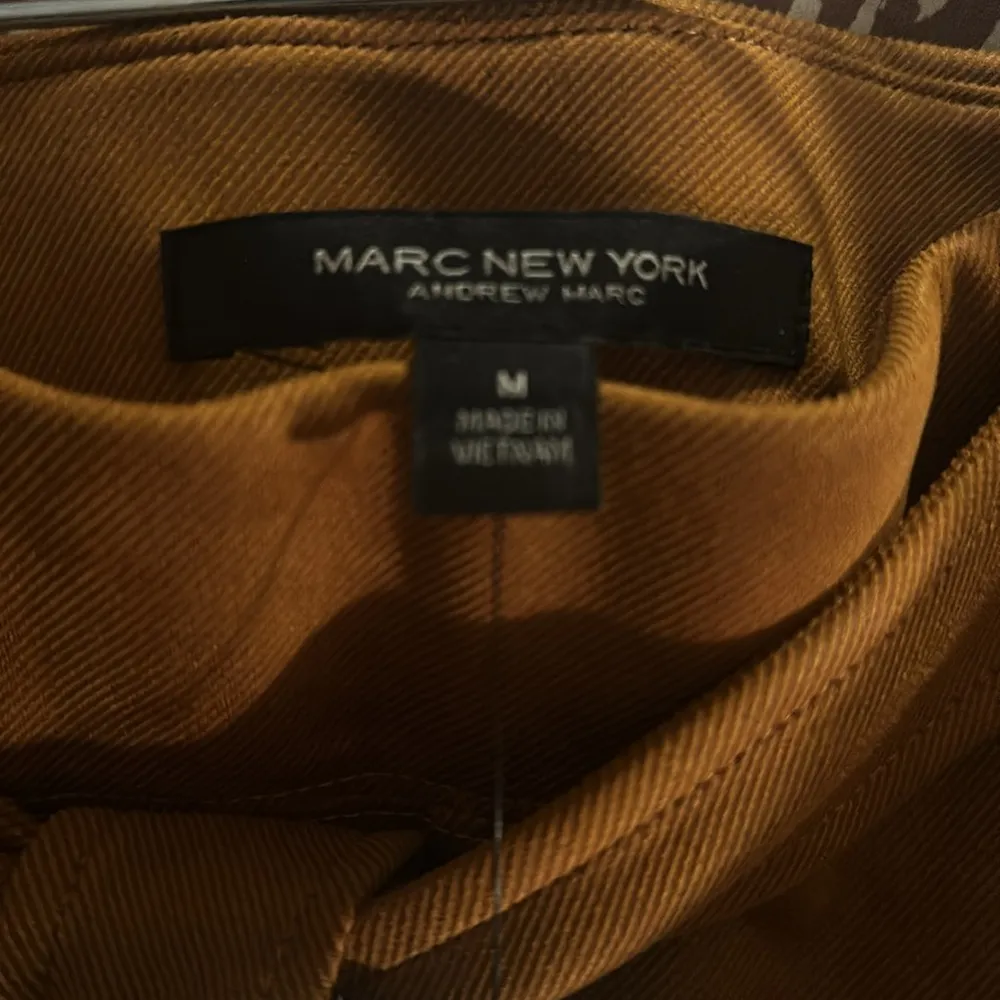 MARC NEW YORK FAUX SUEDE CARAMEL BROWN PENCIL SKIRT, SIZE MEDIUM New - Image 6