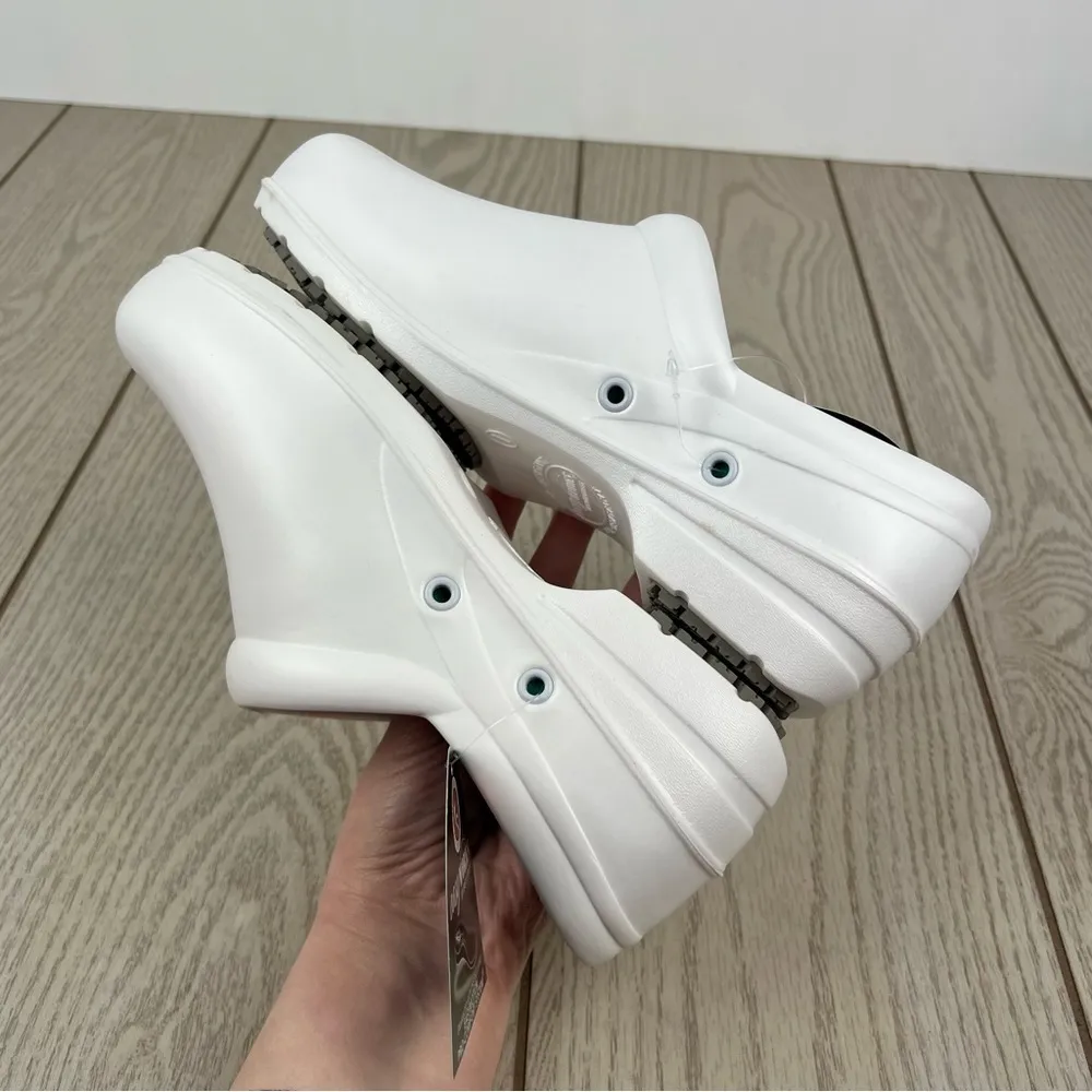 Easy Works by Easy Street Kris Women's Slip Resistant Work Clogs 7M White $40 - Image 5