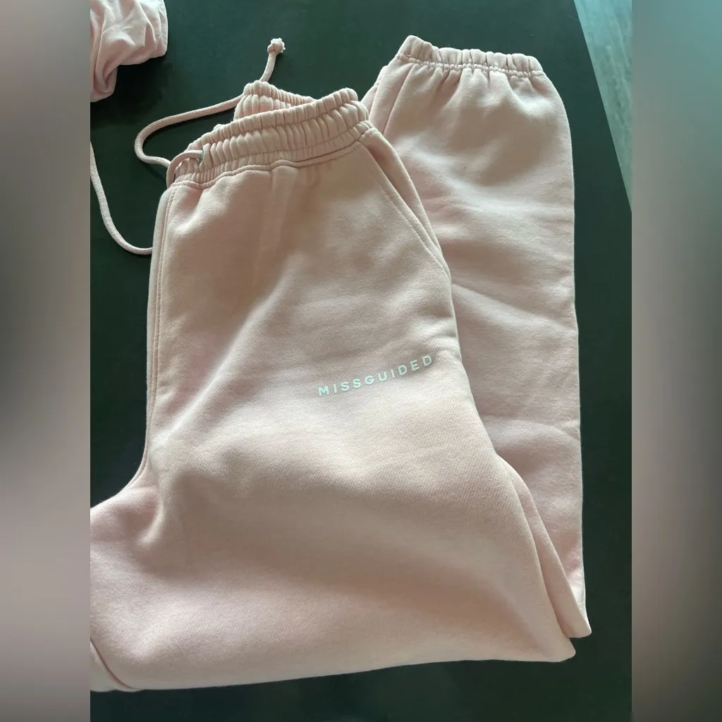 MISSGUIDED BABY PINK SWEATPANTS SET US4 - Image 9