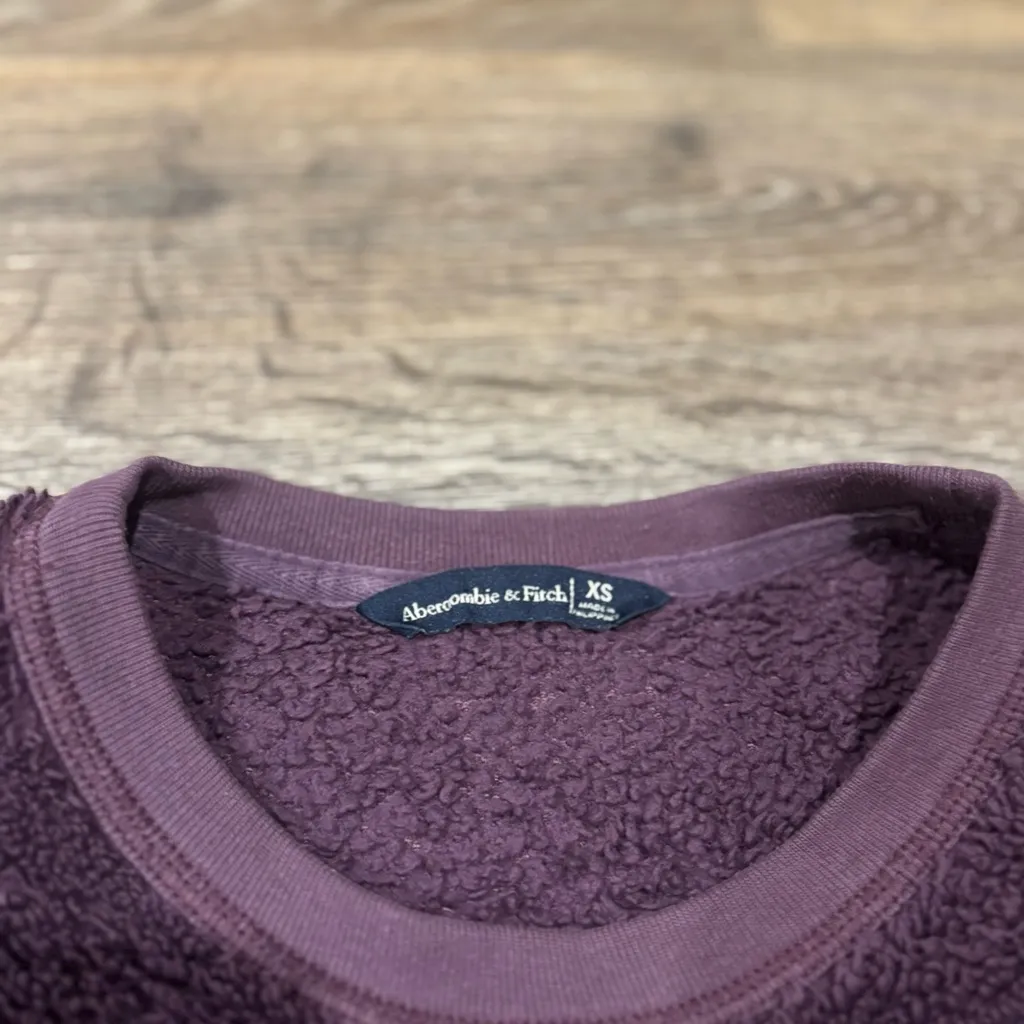 Abercrombie & Fitch Sherpa Colorblock Crewneck Sweatshirt Women’s XS Purple Pink - Image 3