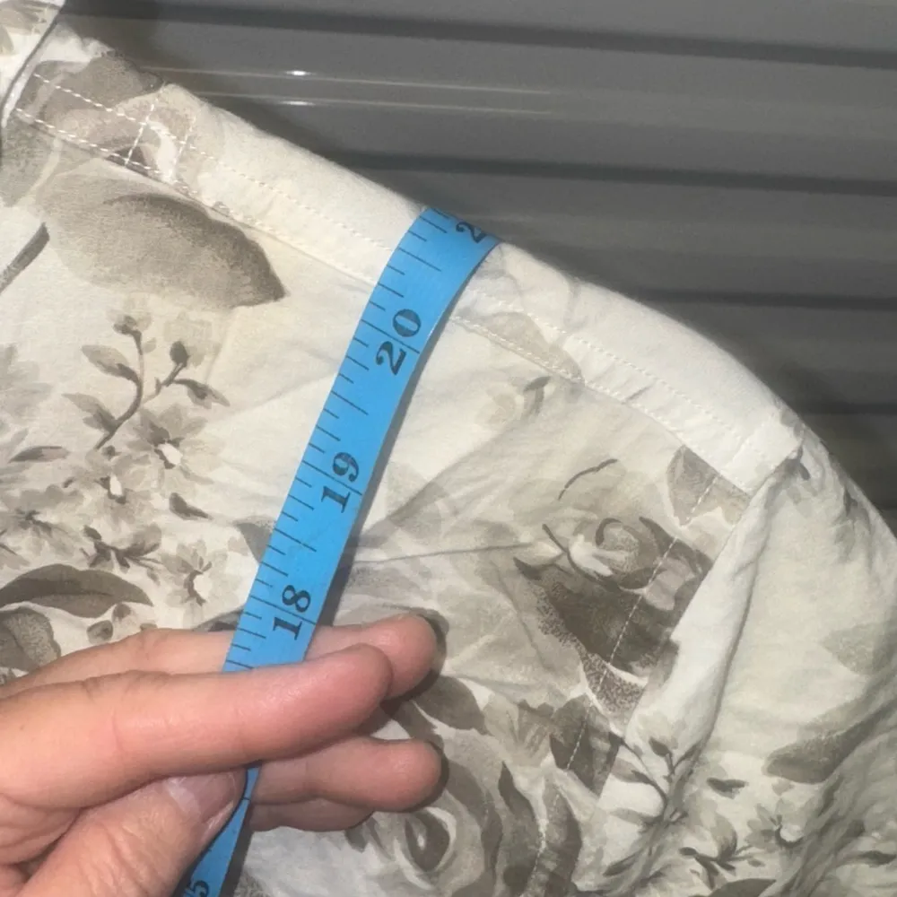 Basic Editions Floral Button - Image 5