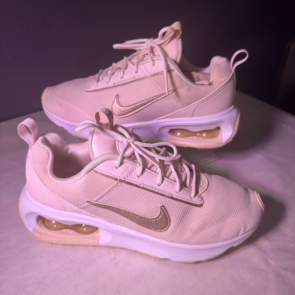 Nike  Women's Beige Sneakers - Image 4