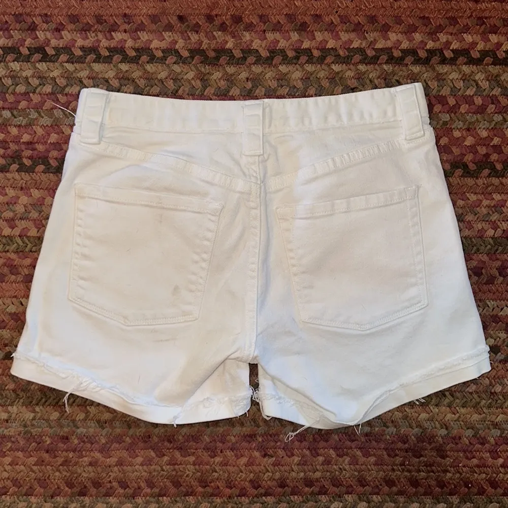 J CREW WHITE CLASSIC STRETCH DENIM SHORTS - Image 3