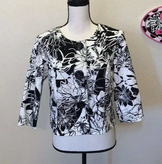 Coldwater Creek black & white floral petite 3/4 sleeve button Down blazer - Image 1