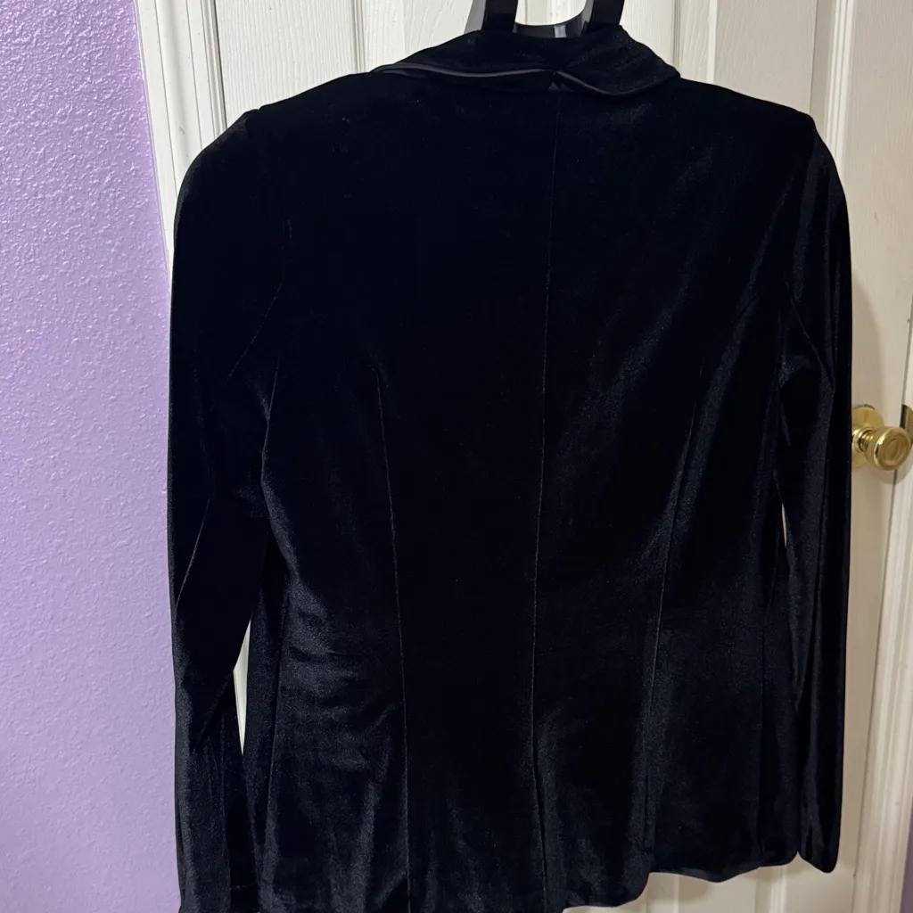 Elegant Black Velvet Blazer. Vici - Image 3