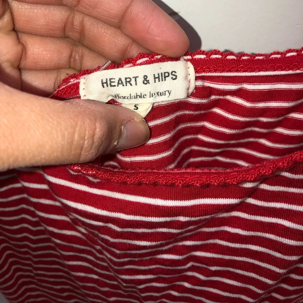 Heart and Hips Cute Junior Red Striped Crop Top Size Small - Image 2