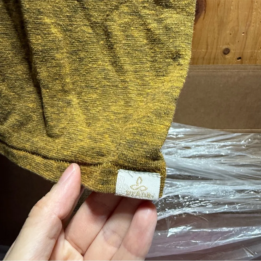 Prana Casual Mustard Yellow Crewneck Women's Short Sleeve Top Size Small GUC - Image 2