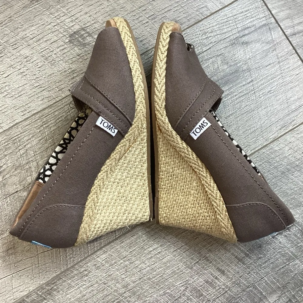 TOMS Wedge Espadrilles Open Toe Size 6 - Image 5
