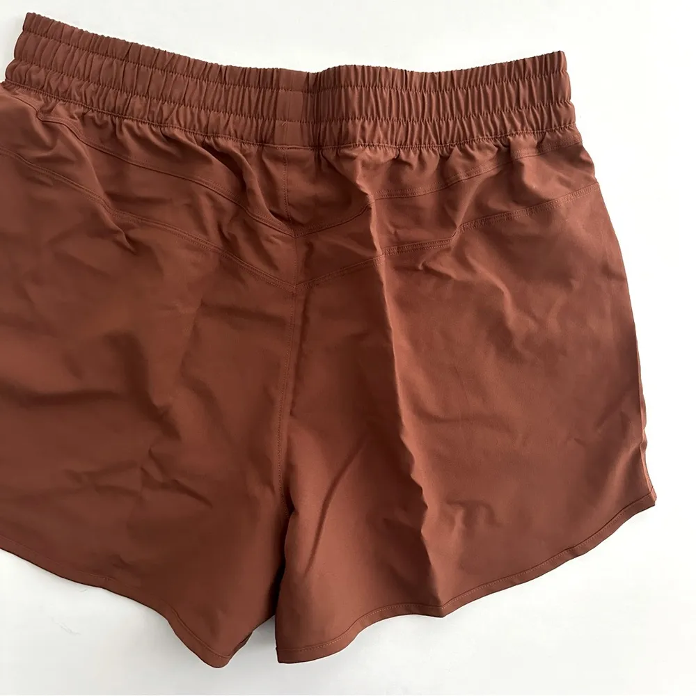 M/L Contour Shorts & Adapt Fleck Seamless Halterneck Shorts Bra Set - Image 5