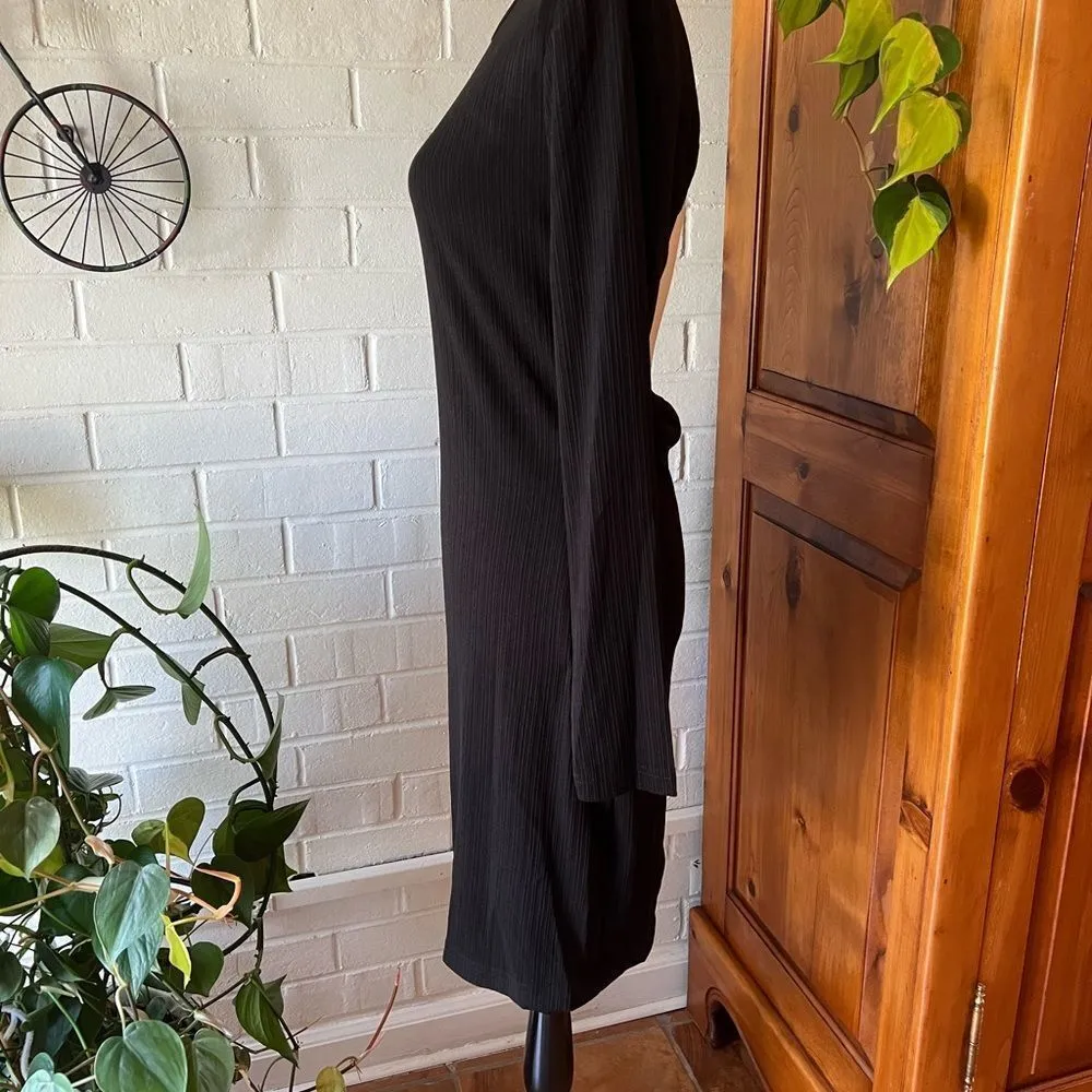 long sleeve Crewneck knit dress cut out back black size L - Image 4