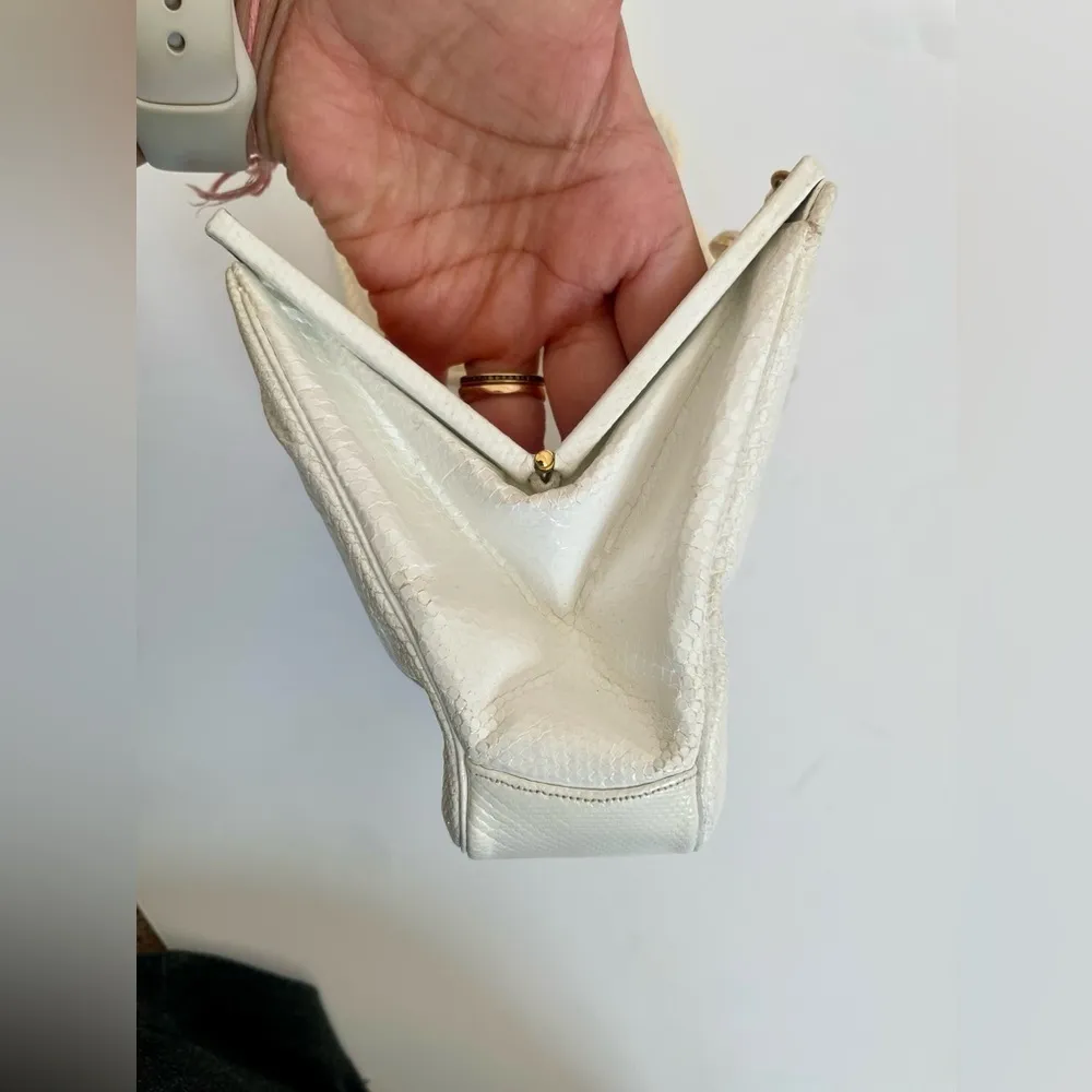 Judith Leiber White leather lizard skin Rare Vintage Heart crystal rope clutch - Image 11