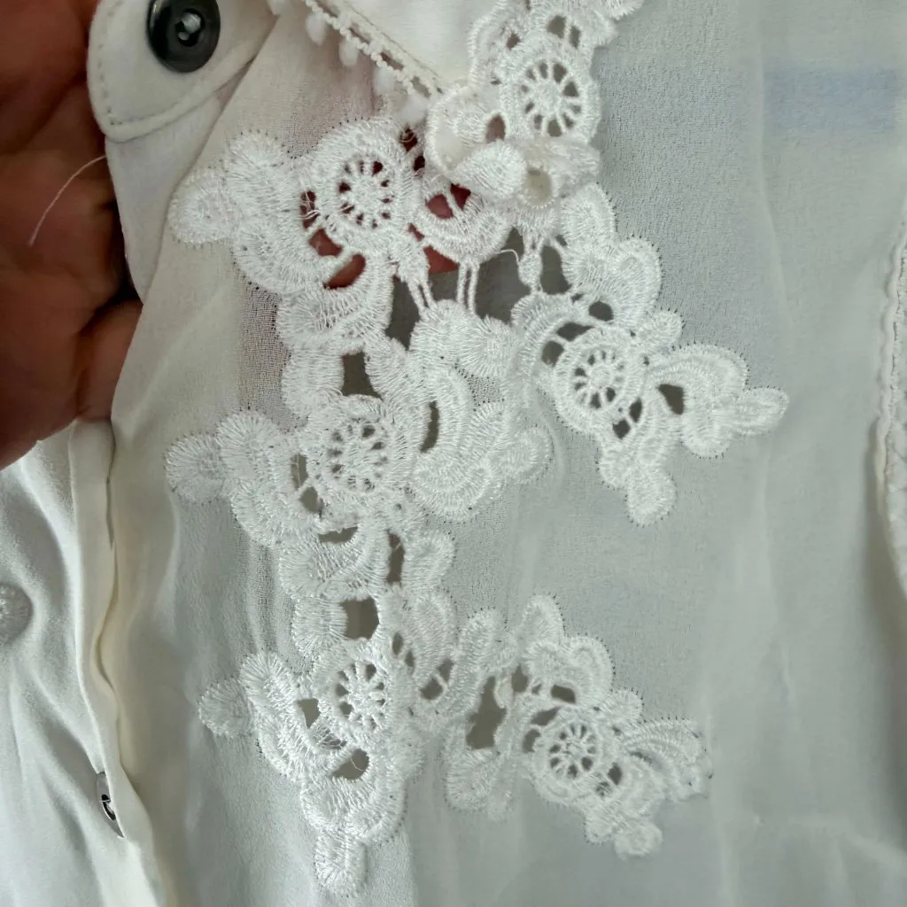 Mimi Chica White Crochet Lace Sleeveless Button Up Blouse Cottagecore Size L - Image 2