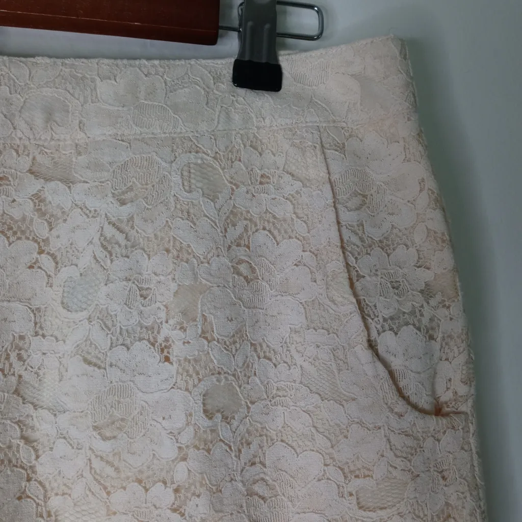 Tulle Highwaisted Women Lace Shorts Size 6 Tan - Image 3