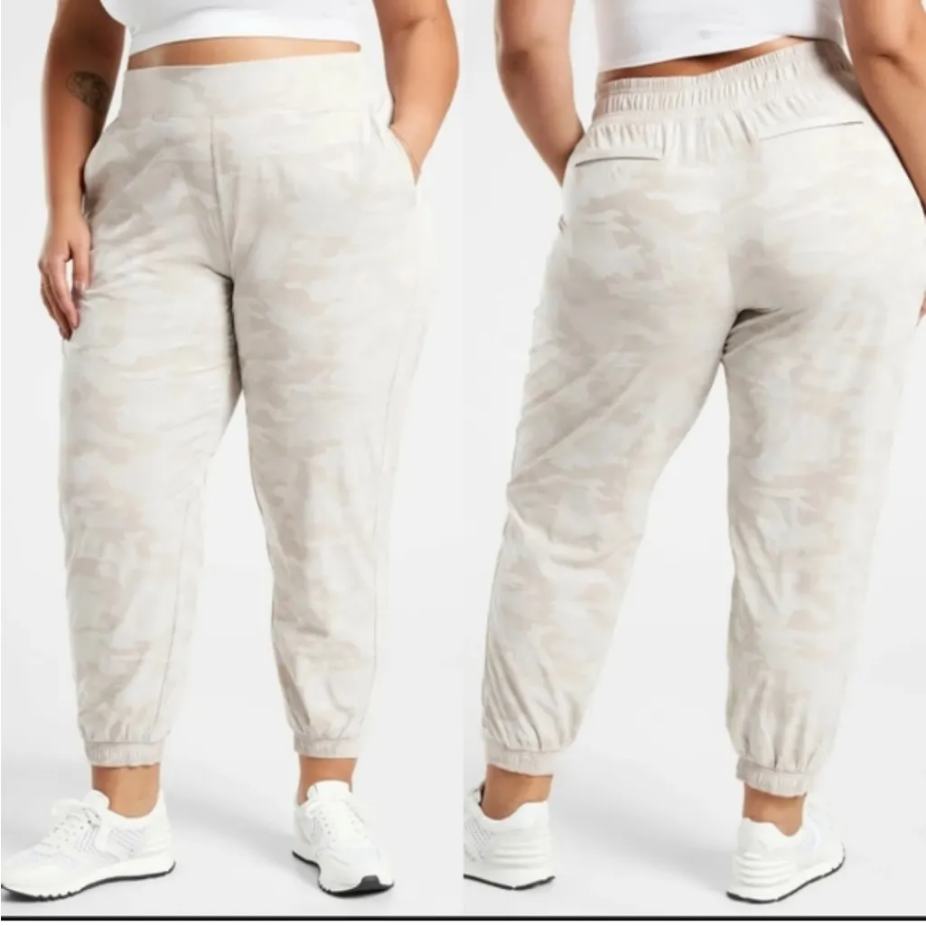 Athleta Camouflage Light Tan Joggers Brooklyn Camo Pants - Image 2