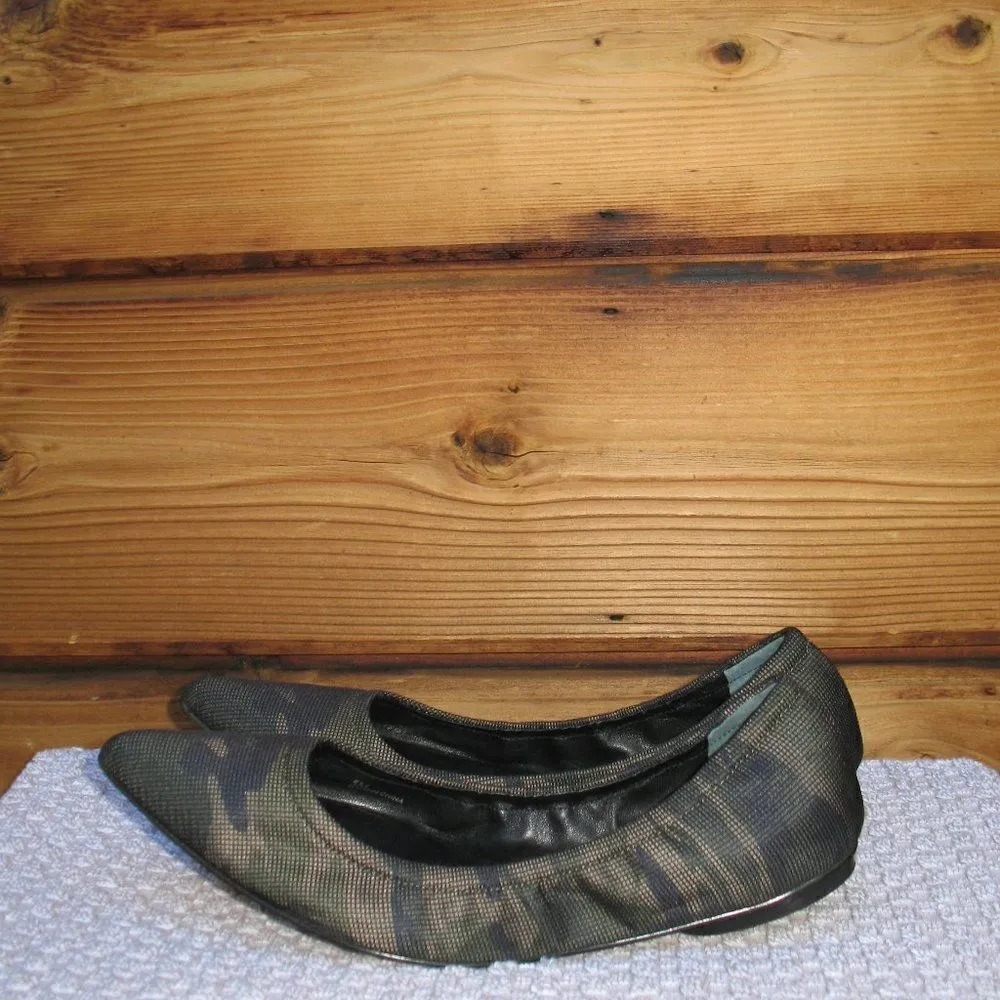 Camouflage Knit Pointed Toe Flats Size 5 - Image 3